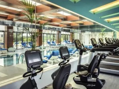 Tango Arjaan By Rotana Hotel