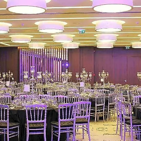 Tango Arjaan By Rotana Hotel