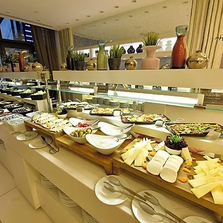 Hotel Tango Arjaan By Rotana 5*