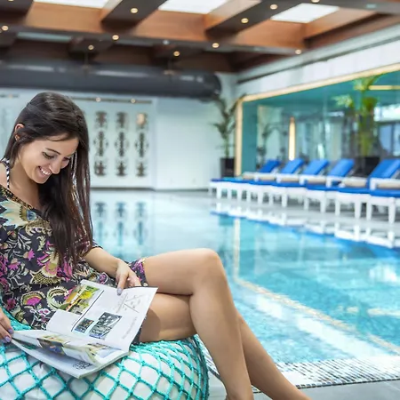 Hotel Tango Arjaan By Rotana